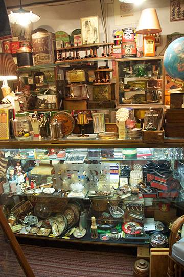 Wild Ostrich Antiques & Collectibles
